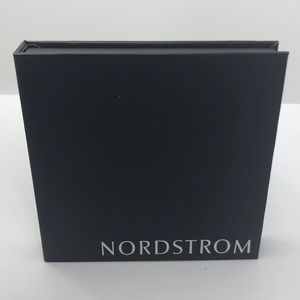 Women’s eye make up